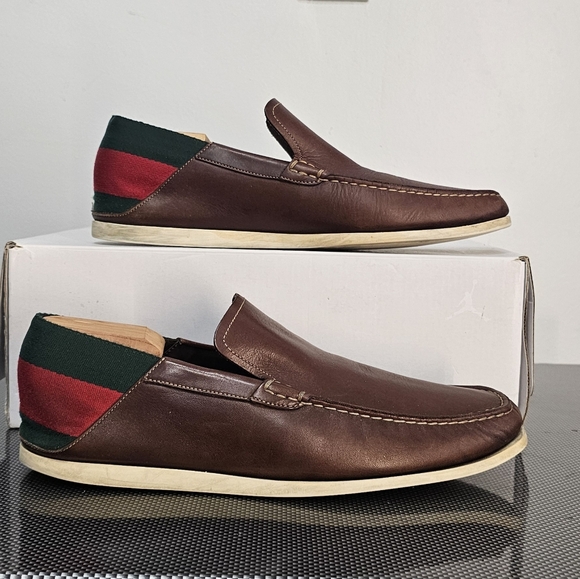 GUCCI BROWN LEATHER SLIP ON LOAFERS WITH GREEN + RED RIBBON HEEL SIZE-9, EUR-42 - Picture 2 of 11